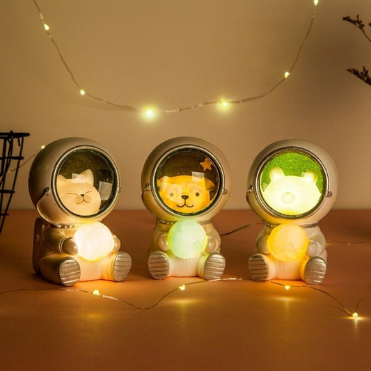 Galaxy Pet Astronaut Table Lamp - Hemkonst